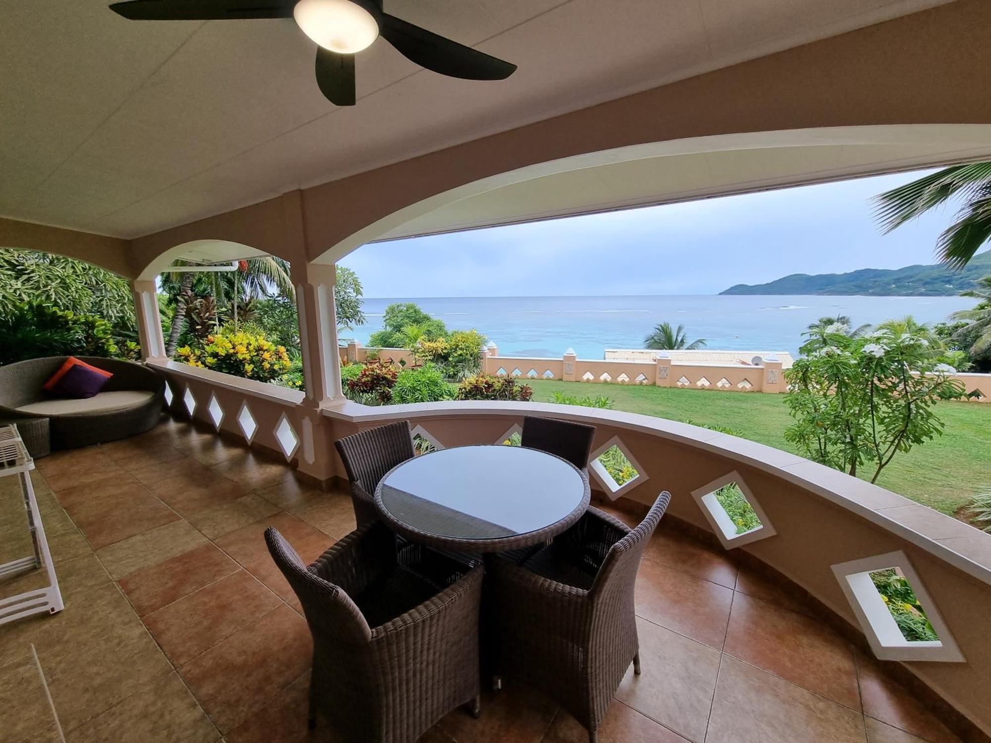 Au Fond De Mer View Anse Royale Habitación foto