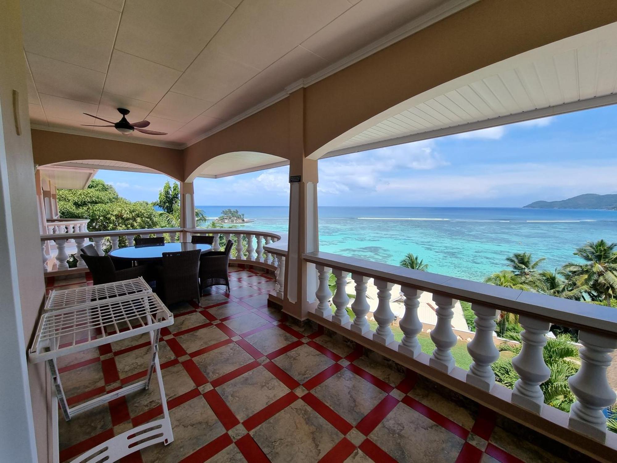 Au Fond De Mer View Anse Royale Habitación foto