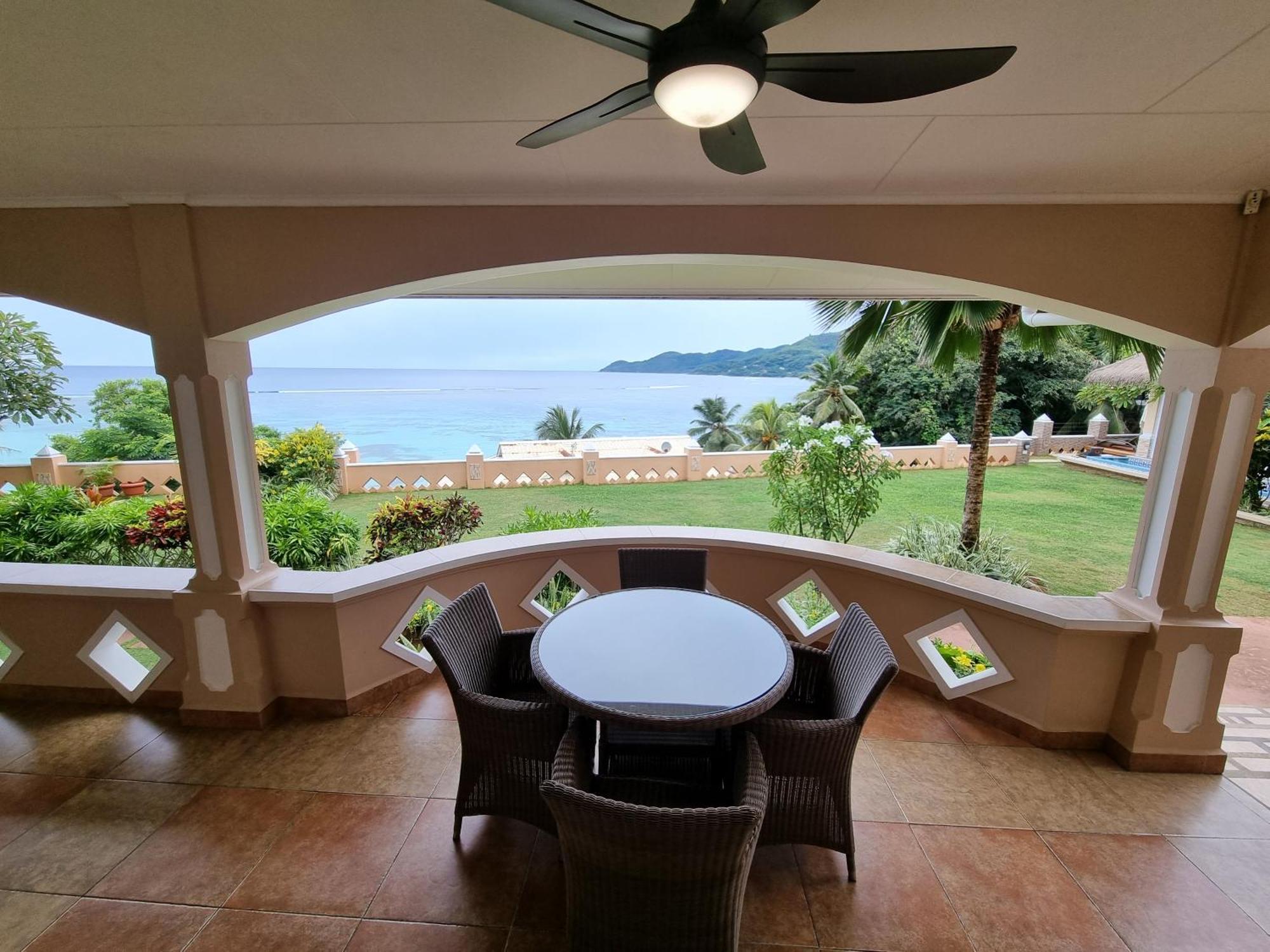 Au Fond De Mer View Anse Royale Habitación foto